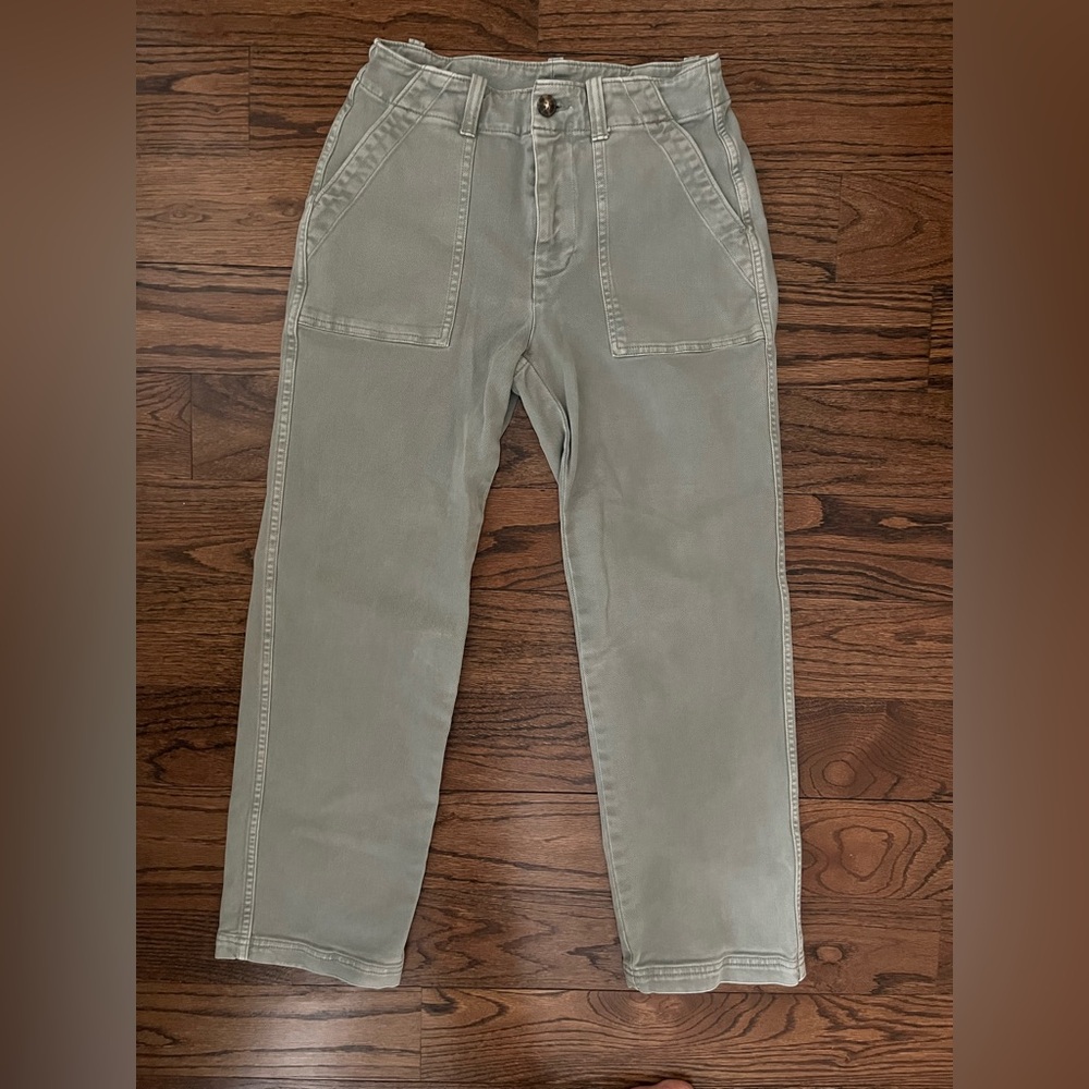 Faherty Sage Green Utility Cargo Pants In Organic Cotton. Size 26